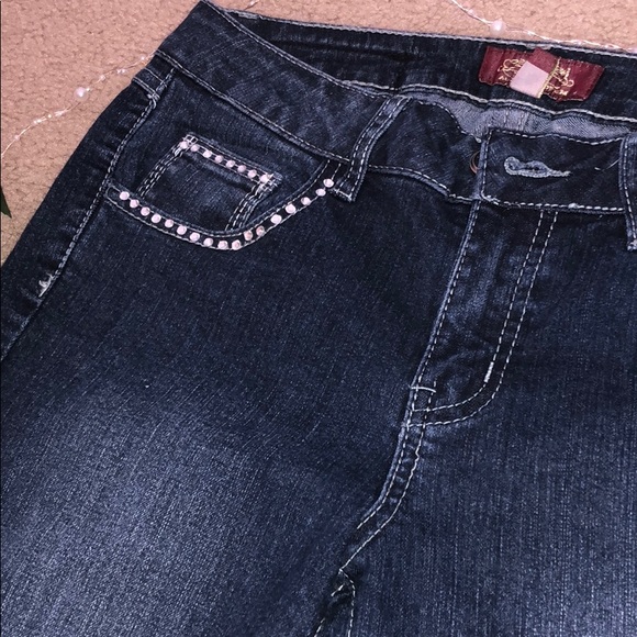 Authentic denim: studded jeans - Picture 3 of 5